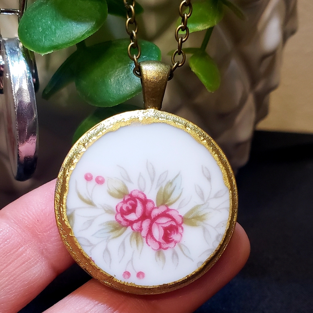 Necklaces - Picture 3 of 10